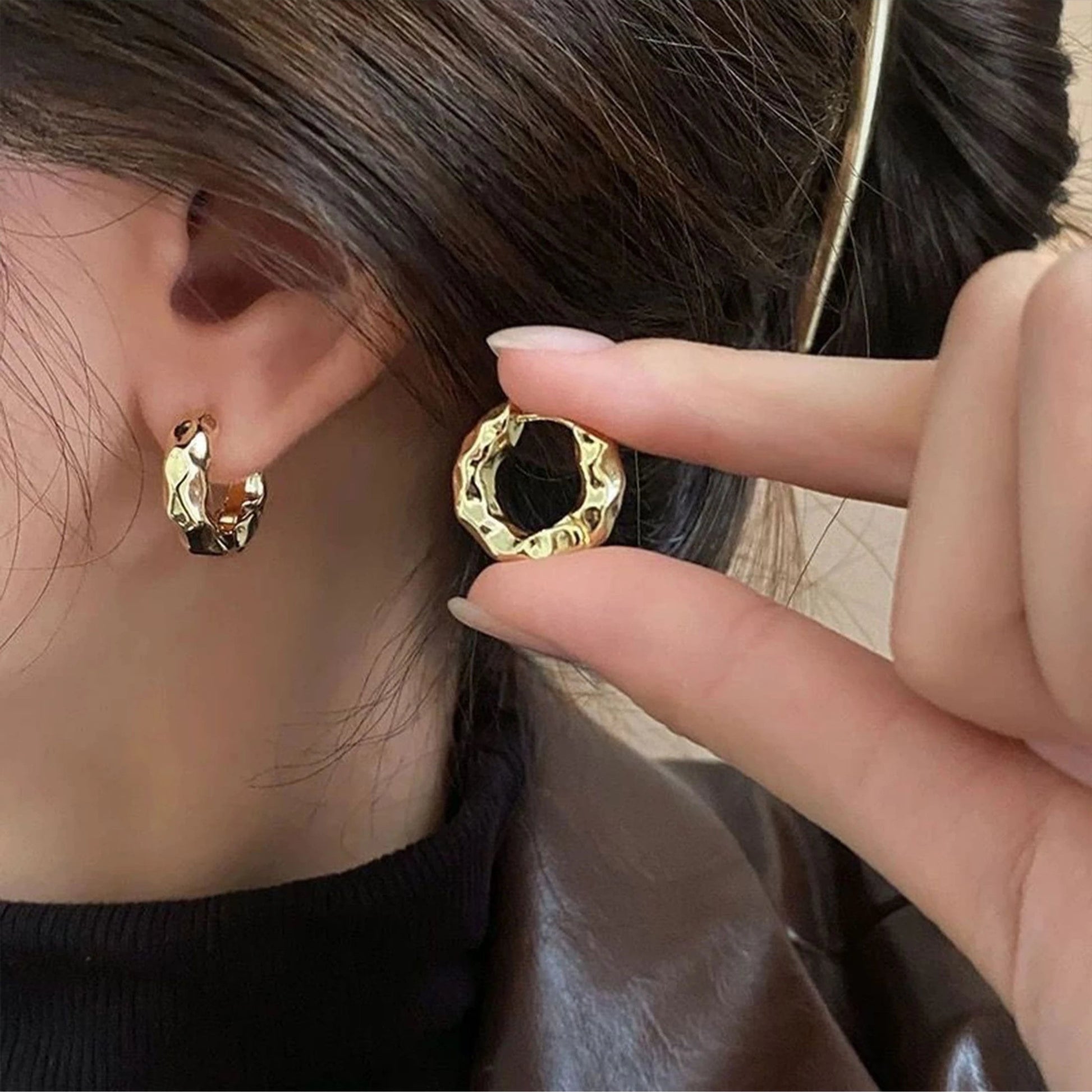 Pendientes de círculo metálico dorado
