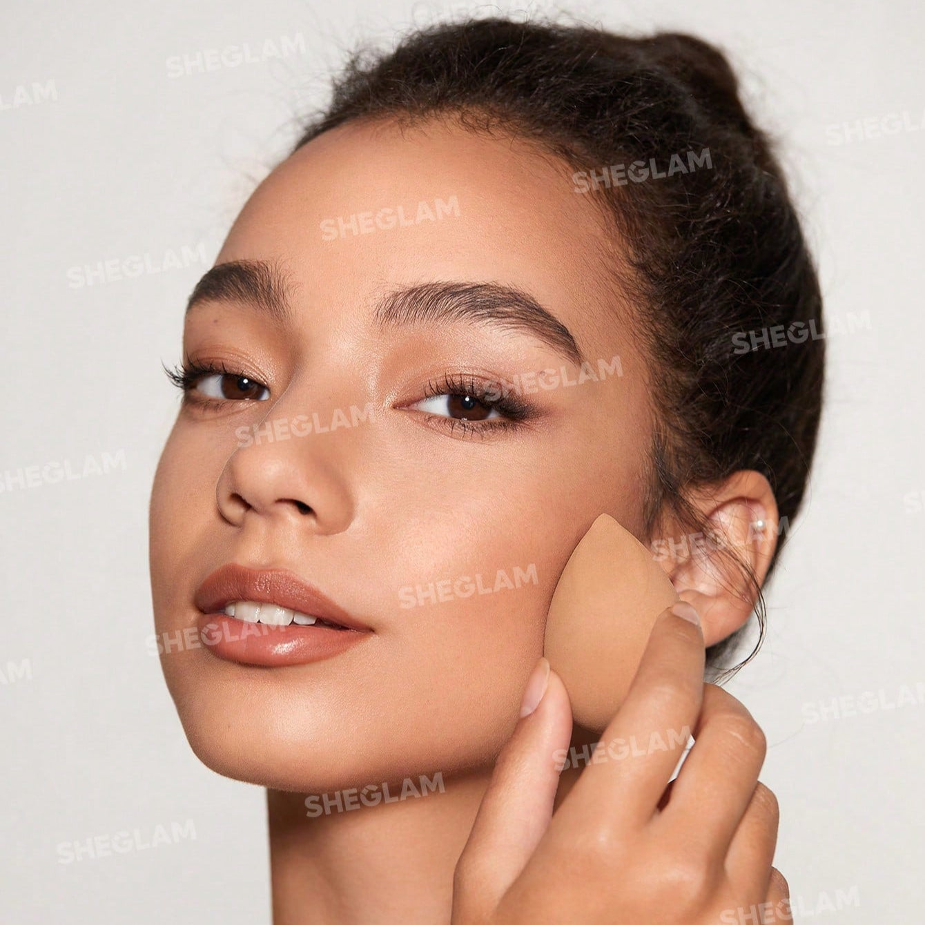 Esponja de maquillaje universal SHEGLAM