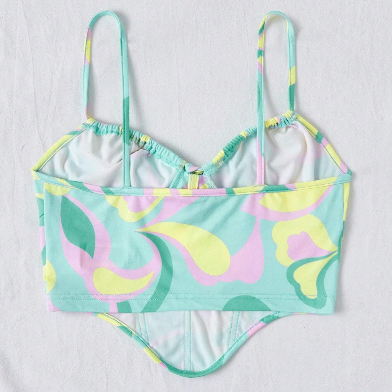 Camisola Soleia de Verano con Estampado Abstracto y Tirantes Asimétricos