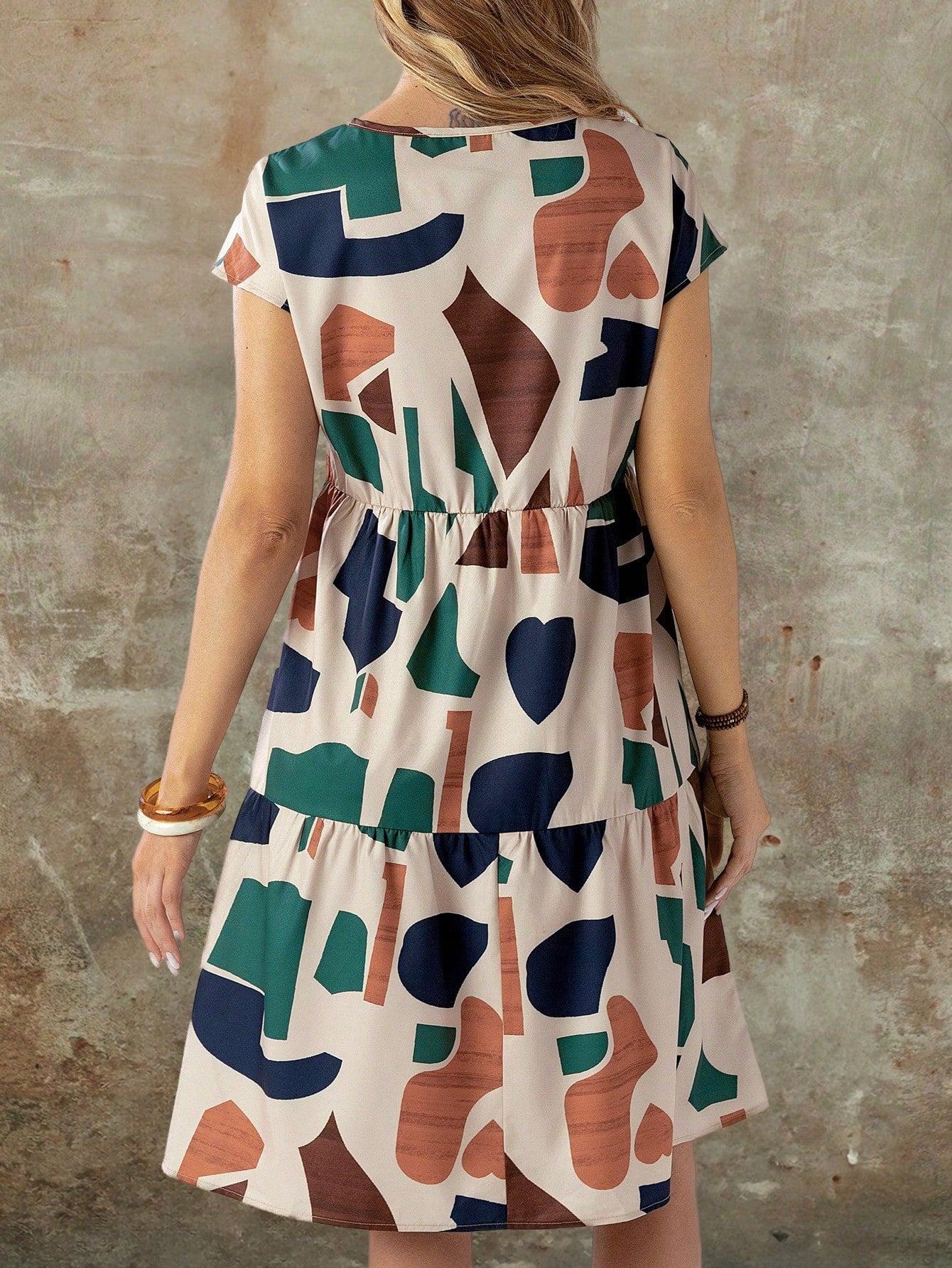 Vestido de verano de EMERY ROSE con estampado geométrico