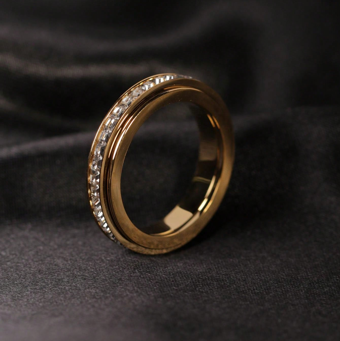 Anillo Europeo y Americano de Estrellas Giratorias de Oro