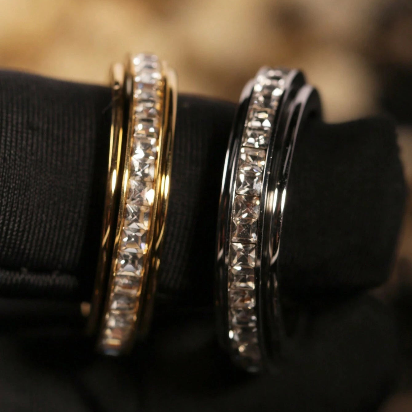 Anillo Europeo y Americano de Estrellas Giratorias de Oro