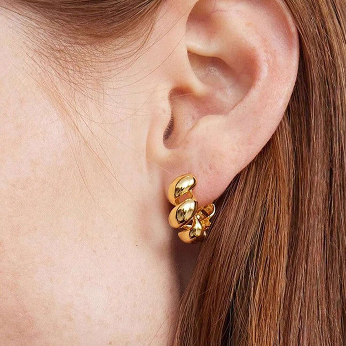 Pendientes de moda y elegancia