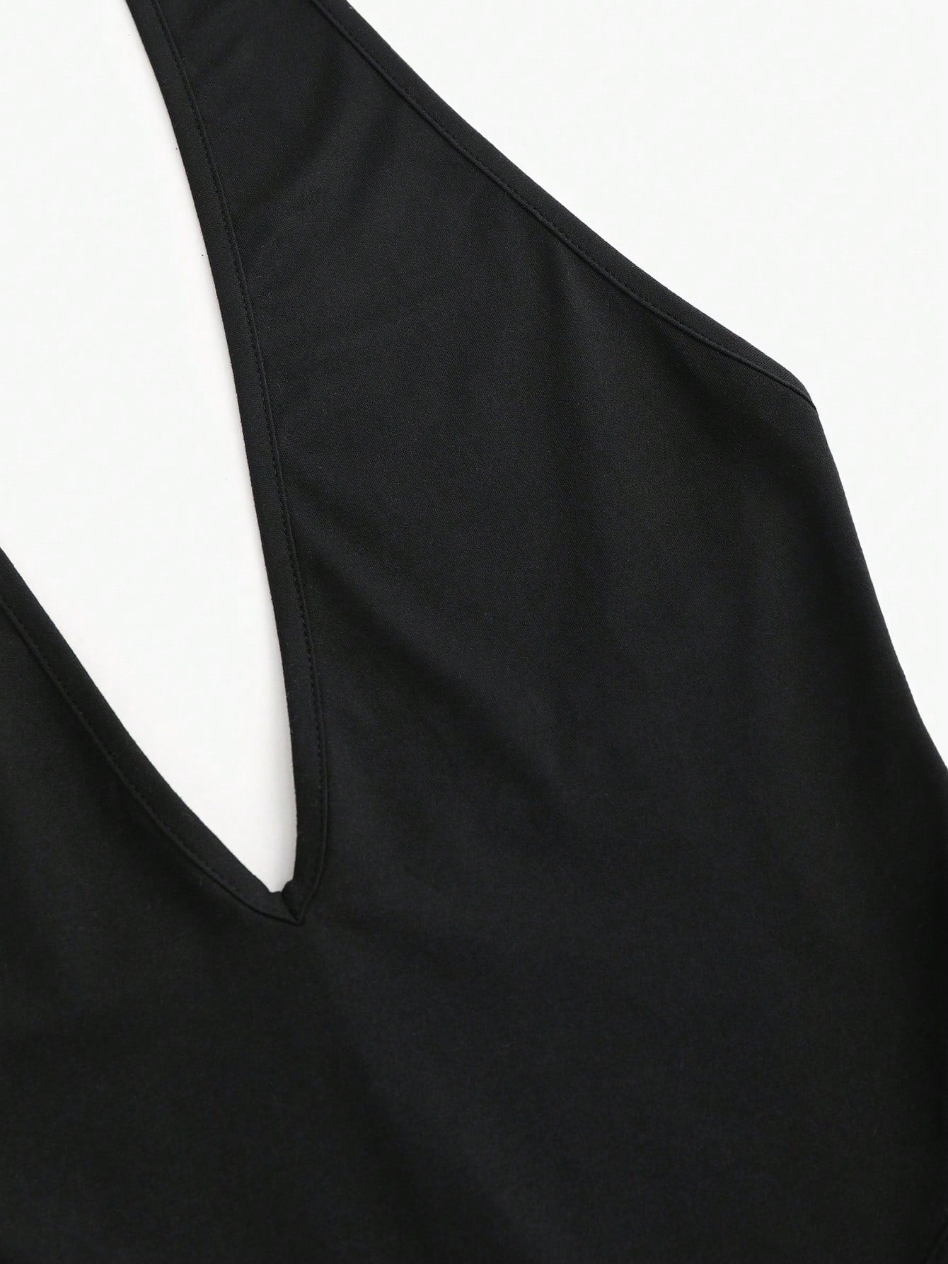 Traje de mujer negro con escote en V y espalda descubierta